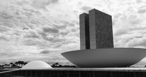 Aprovação da Reforma Tributária prevê ampliação na cobrança de impostos a herança e doações no exterior, a veículos aquáticos e aéreos, além de mudança sobre imóveis