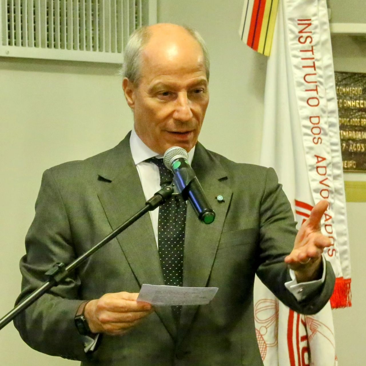 Chico Müssnich recebe Medalha Levi Carneiro do Instituto dos Advogados Brasileiros (IAB)