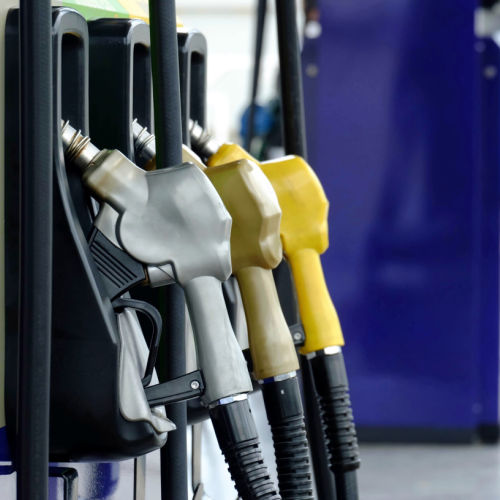 Governo avalia política de preços dos combustíveis e estuda a autossuficiência em derivados de petróleo