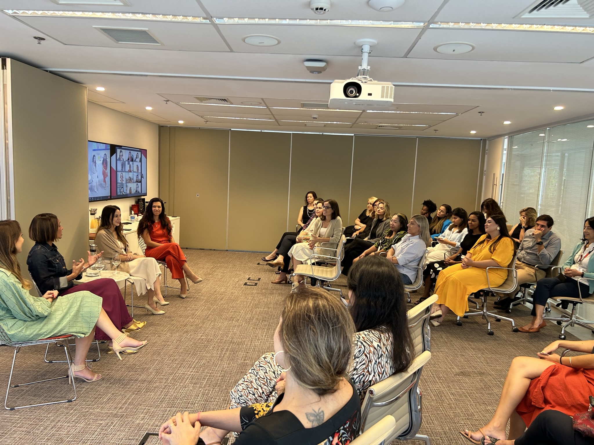 Roda de Conversa sobre saúde feminina e prevenção ao Câncer de Mama