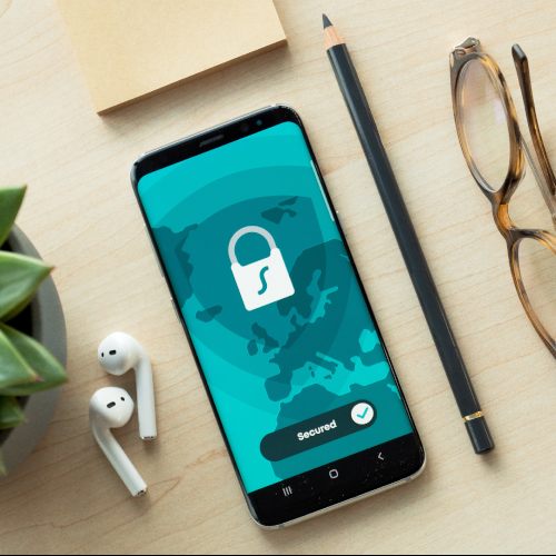 La Mesure Provisoire nº 1.068 modifie la charte des Droits d'internet pour limiter les activités de modération du contenu des réseaux sociaux