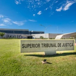 STJ regulamenta a exigência de apresentação de resumo estruturado em petições e recursos